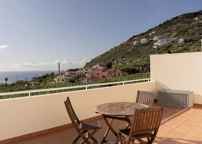 Arco Da Calheta Villa *