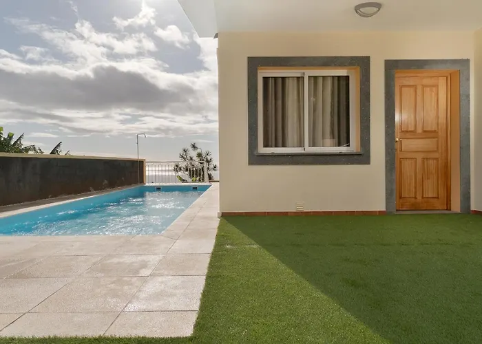 Arco Da Calheta Villa *