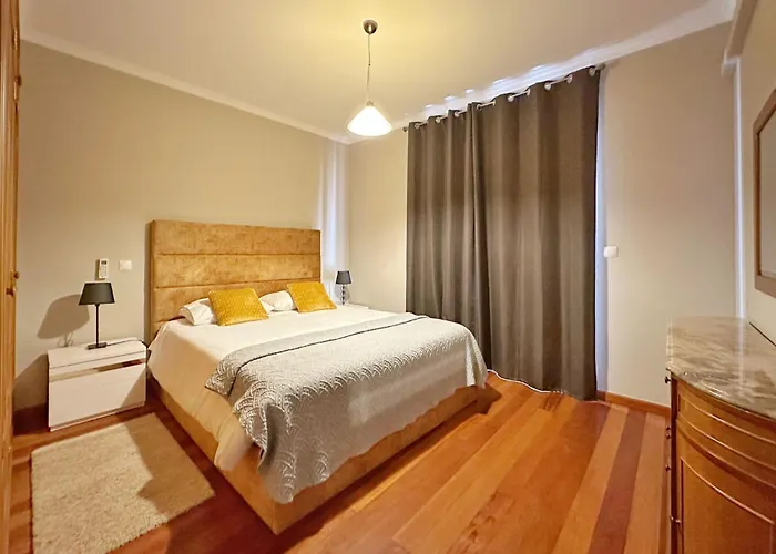 Arco Da Calheta Villa *